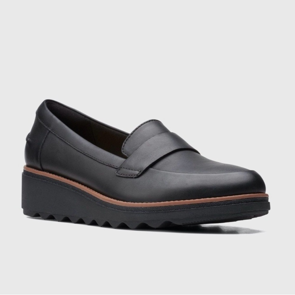 Clarks Black Platform Penny Loafers with Brown Accent Rubber Soles Cushioned